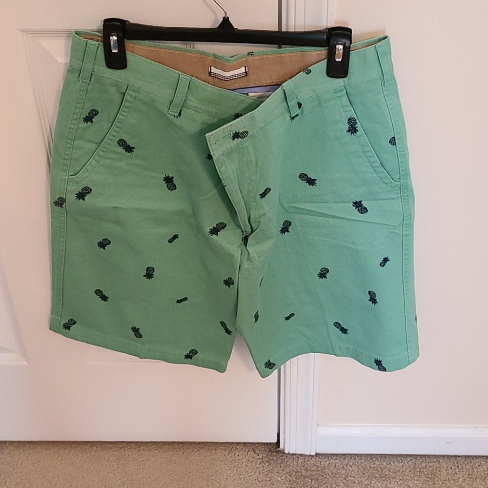 Izod Saltwater Flat Front Pineapple Shorts 34x10.5